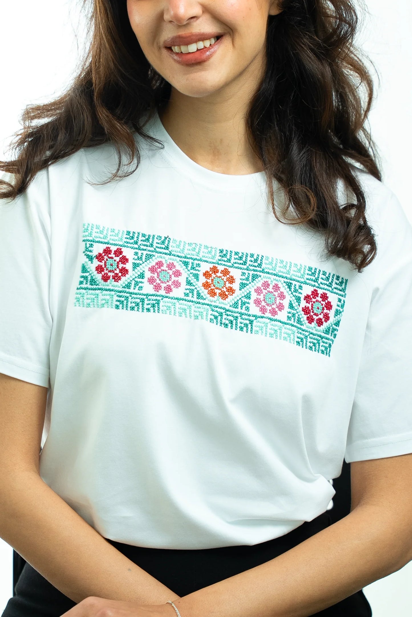 Camisetas artesanalmente bordadas