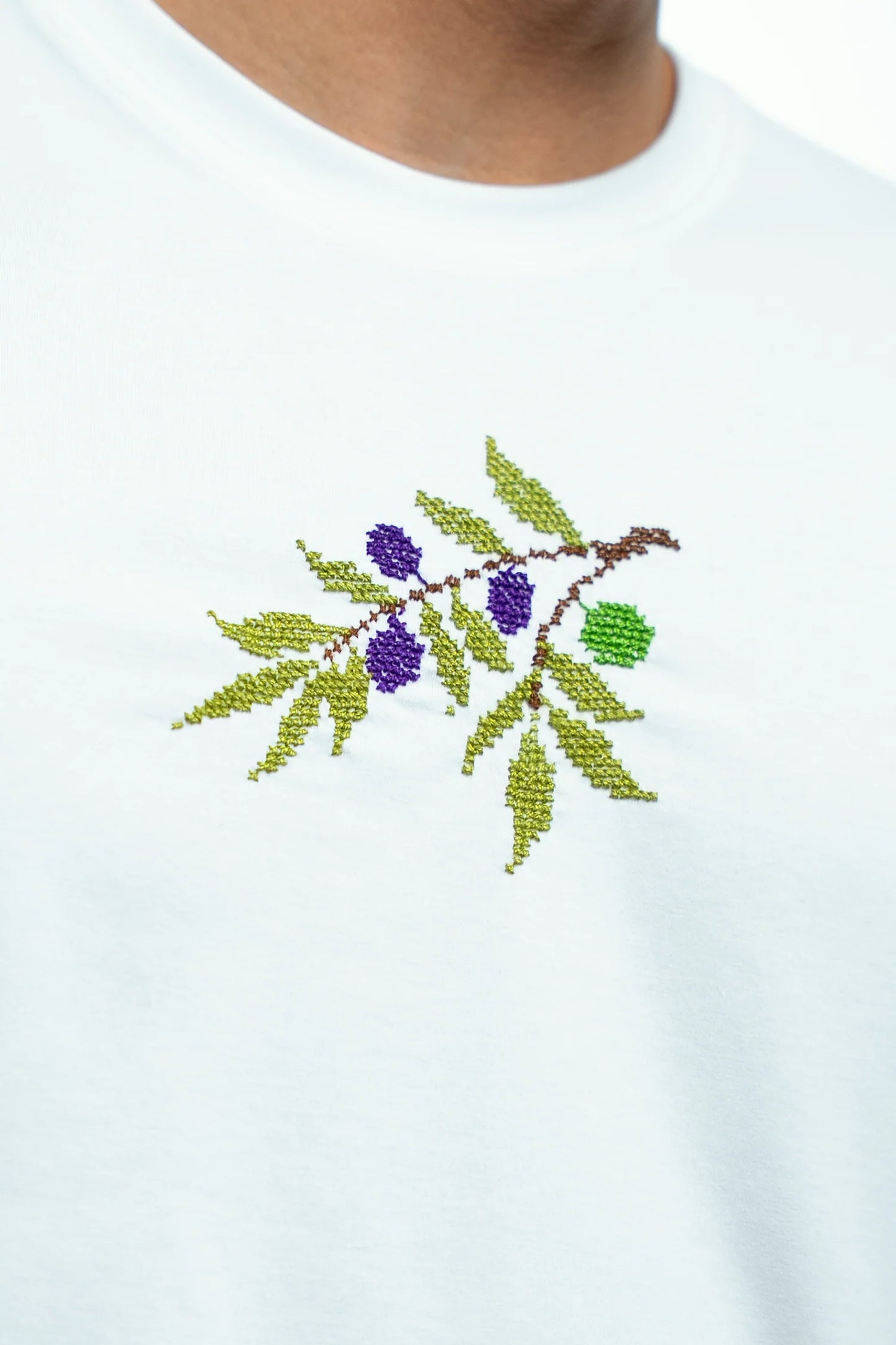 Camisetas artesanalmente bordadas