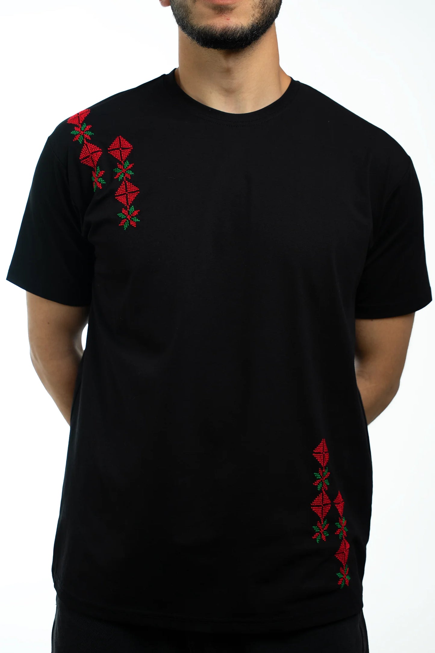 Camisetas artesanalmente bordadas