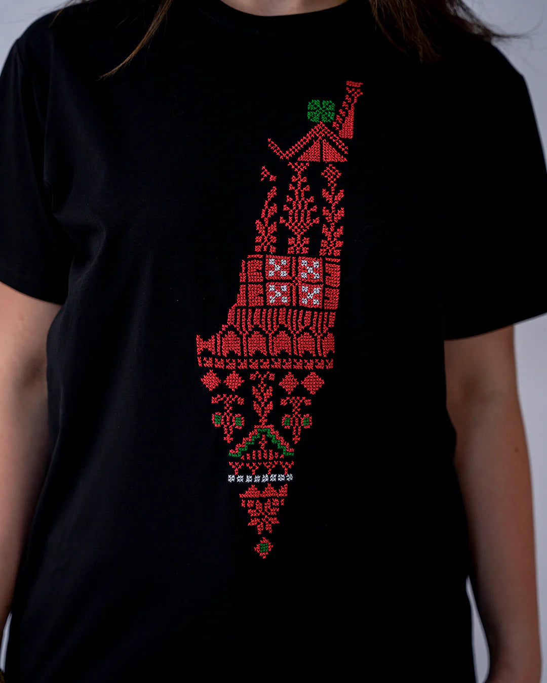 Camisetas artesanalmente bordadas